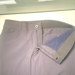 Men’s Kuhl pants in like new condition in size 35x32
